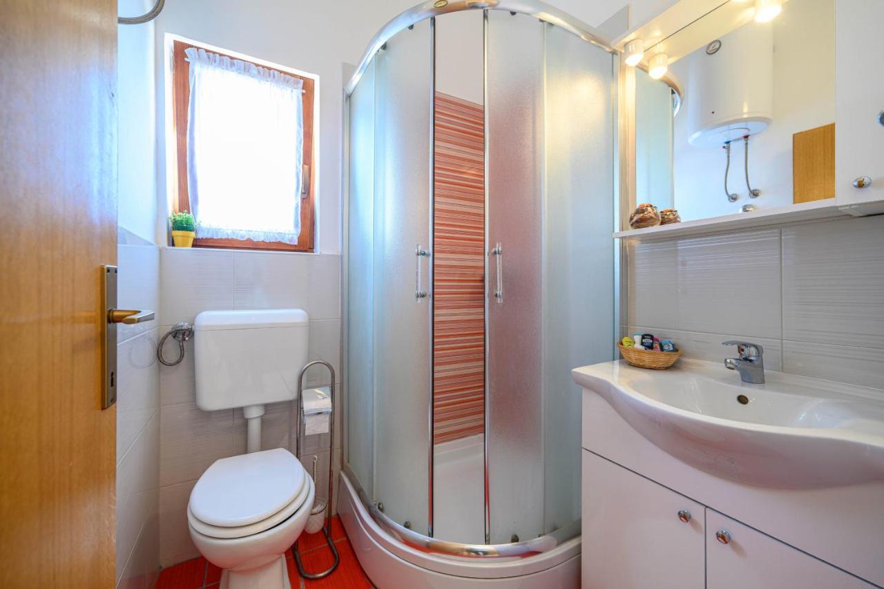 Apartments Vala Zaboric - With Boat Mooring Luaran gambar