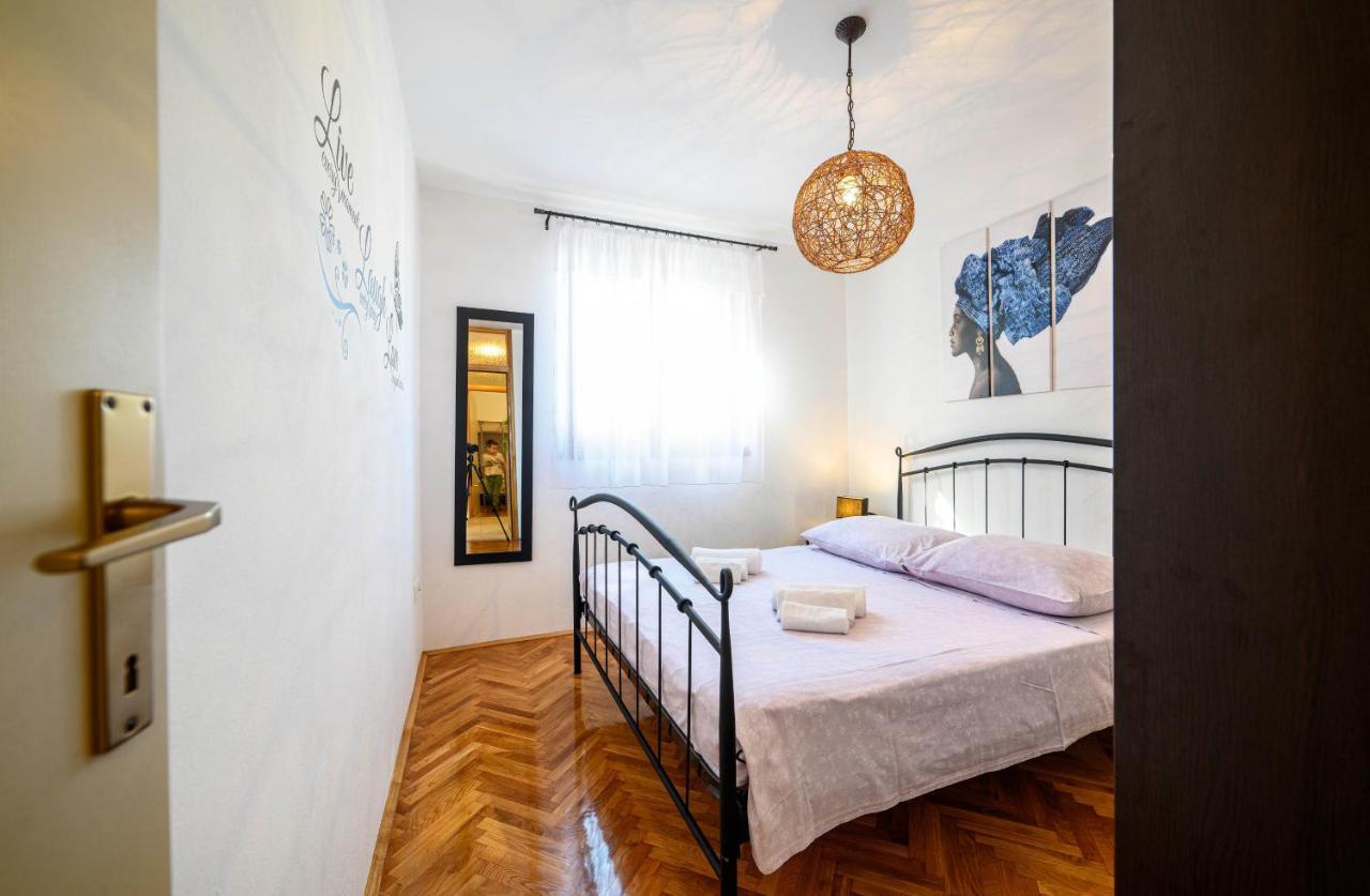 Apartments Vala Zaboric - With Boat Mooring Luaran gambar