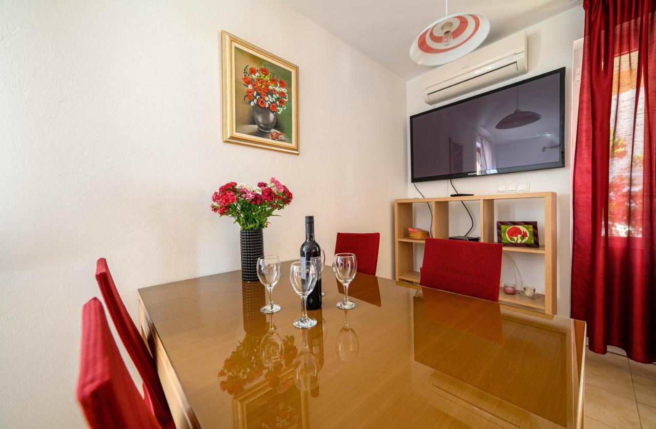 Apartments Vala Zaboric - With Boat Mooring Luaran gambar