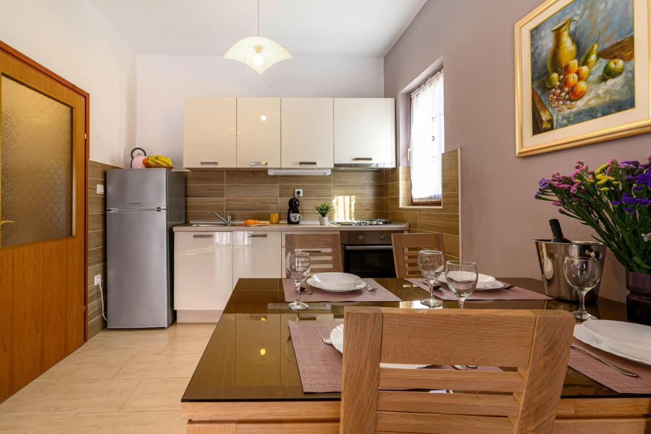 Apartments Vala Zaboric - With Boat Mooring Luaran gambar