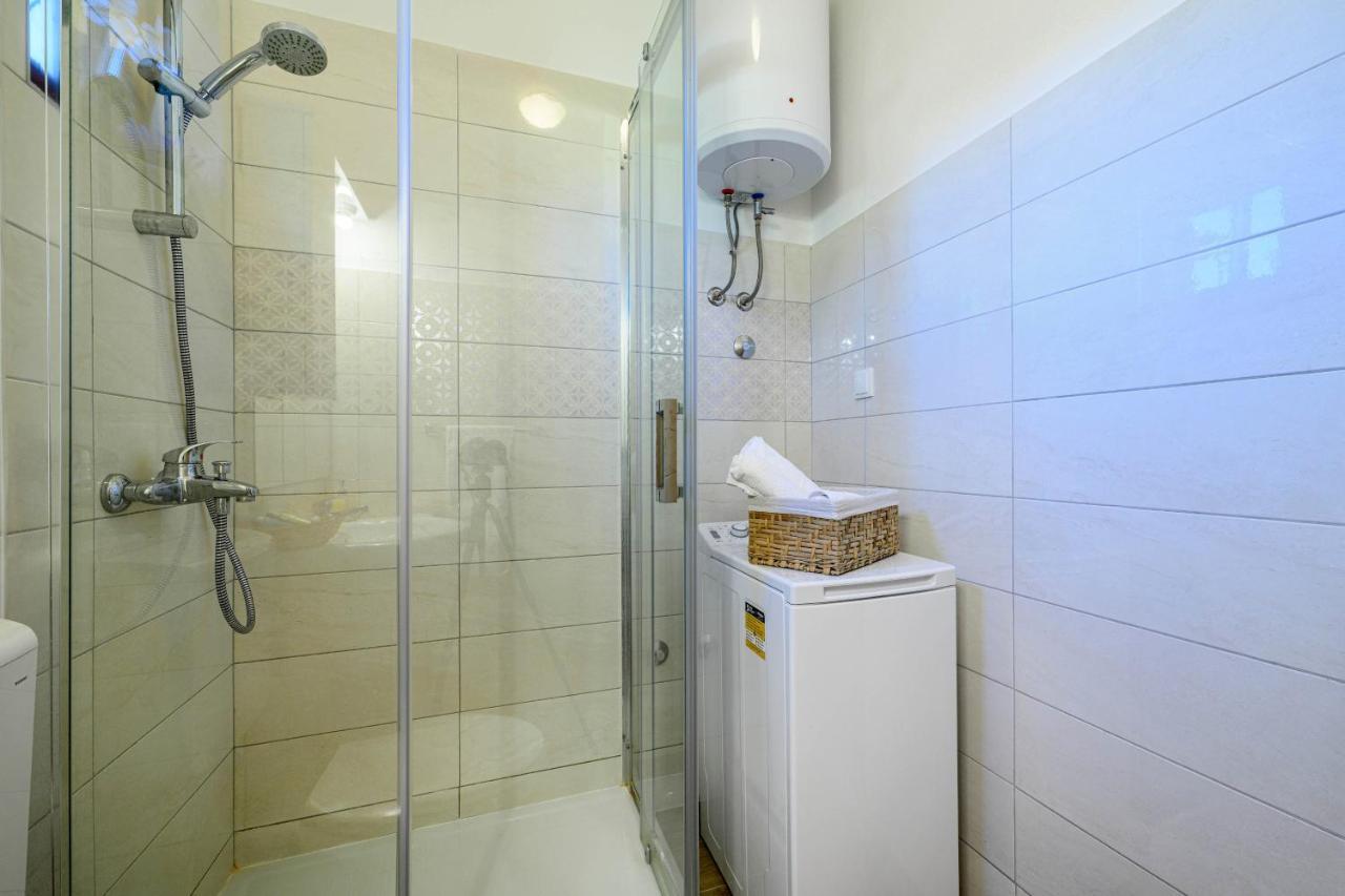 Apartments Vala Zaboric - With Boat Mooring Luaran gambar