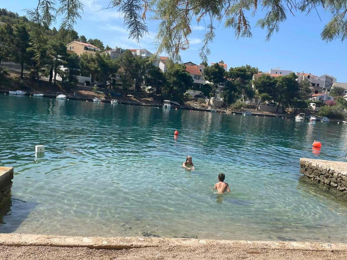 Apartments Vala Zaboric - With Boat Mooring Luaran gambar